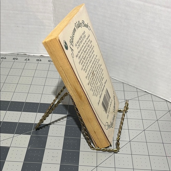 Book - Short Stop for Romance - Picture 4 of 7